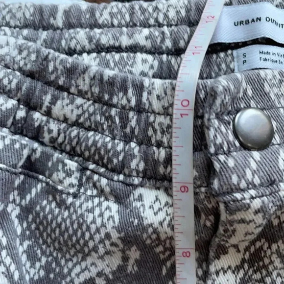 Urban Outfitters snakeskin print pants Zip front Drawstring at waist Size S - Picture 8 of 14